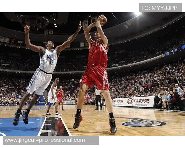 姚明经典操作揭秘：如何在篮球场上展现超凡技巧与智慧