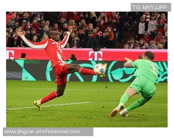 拜仁狂胜AC米兰6-2绝杀瞬间引发争议判罚全场沸腾